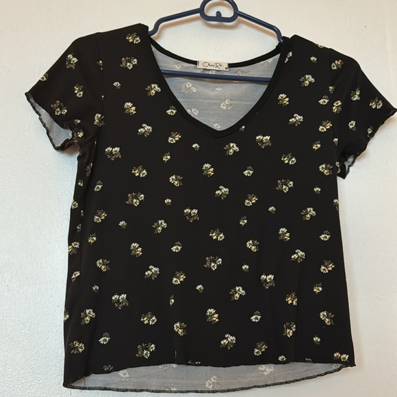 Olivia Rae Black Floral Crop Top - Picture 3 of 4